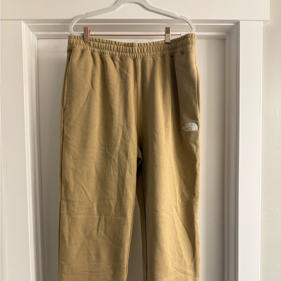 NWT MENS NORTH FACE SWEATPANTS SIZE LARGE TAN - Picture 1 of 6